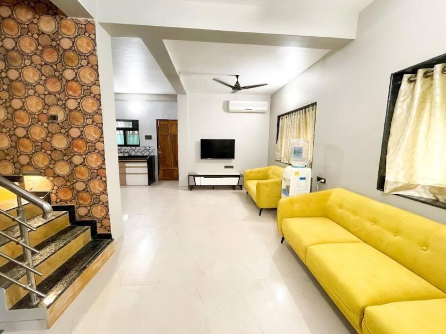 Corner House, Lonavla By Meheru-4 Bhk Villa With Pool المظهر الخارجي الصورة