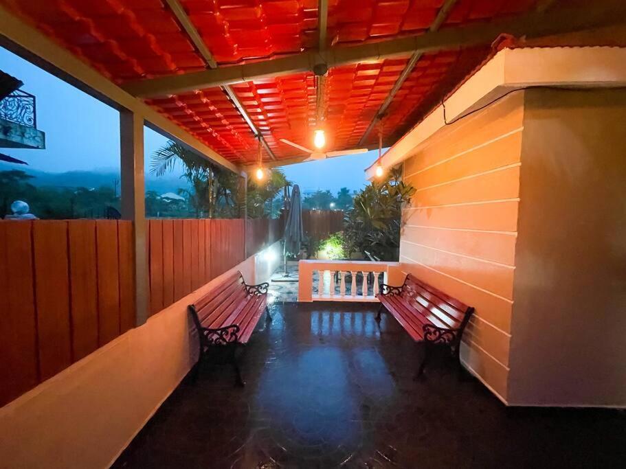 Corner House, Lonavla By Meheru-4 Bhk Villa With Pool المظهر الخارجي الصورة