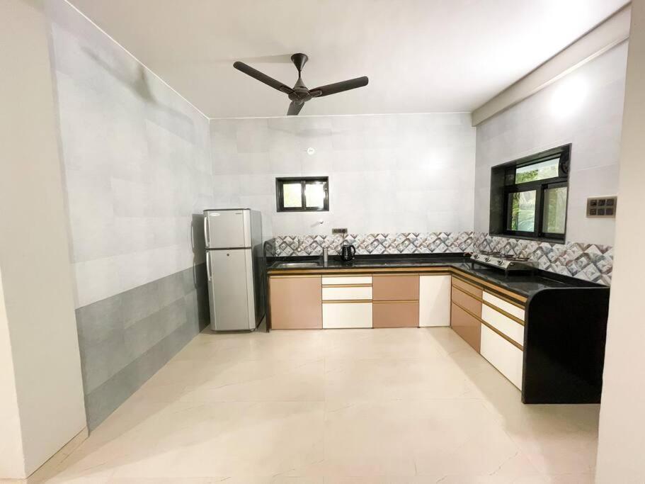 Corner House, Lonavla By Meheru-4 Bhk Villa With Pool المظهر الخارجي الصورة